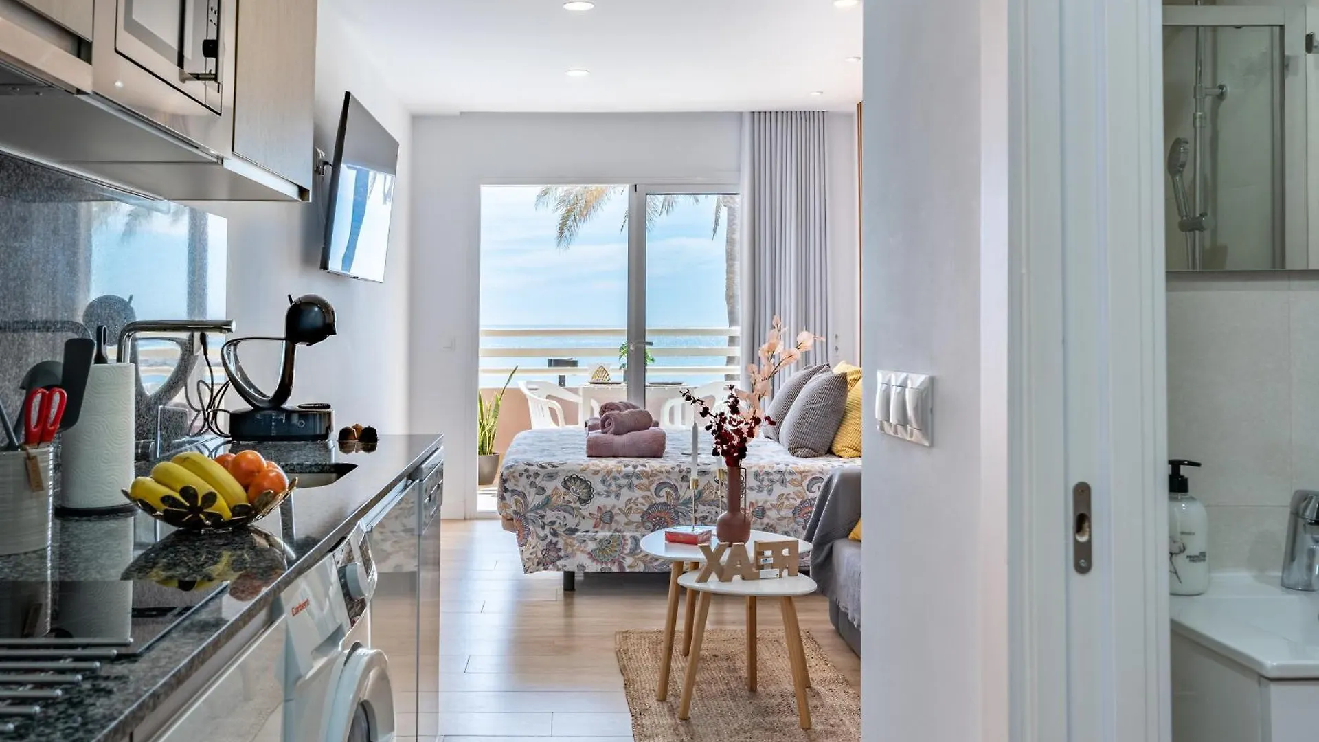 Beach Front Holiday Studio Fuengirola 0*,  Spain