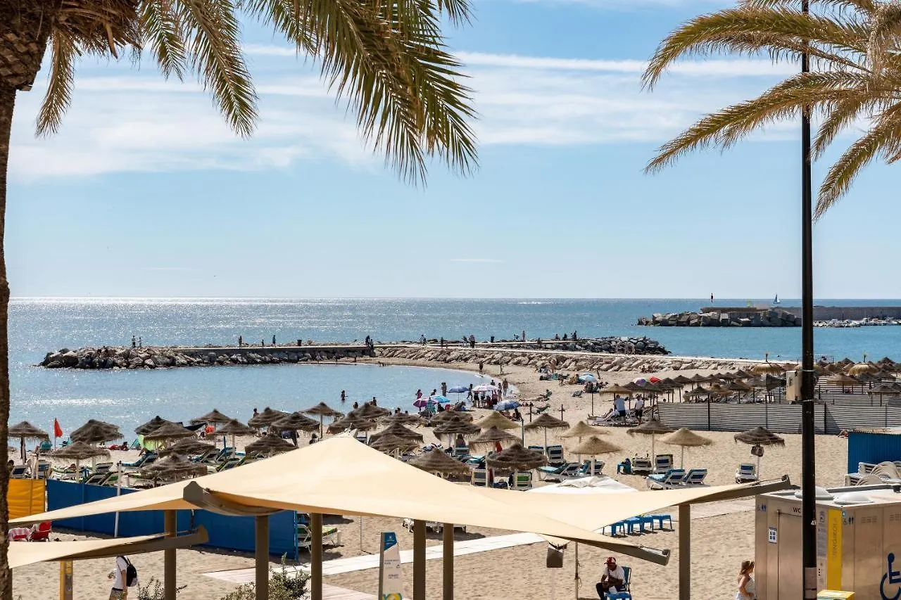 Beach Front Holiday Studio Apartment Fuengirola